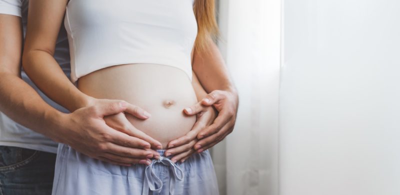 Mang thai tuần thứ 24 khiến cơ thể mẹ có rất nhiều thay đổi, gây đau đớn và nguy cơ mắc một số bệnh