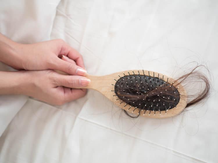 Biện pháp hữu hiệu để giải quyết tình trạng rụng tóc sau sinh giúp chị em bớt lo lắng - Ảnh 2