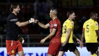 Công Vinh ghi bàn trong trận giao hữu với sao Việt và cựu cầu thủ Borussia Dortmund